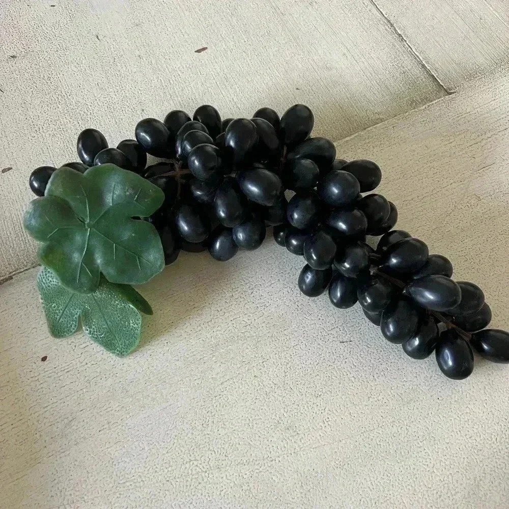 Vintage Cluster of Blackish Purple Large Bunch of Grapes - Picture 6 of 6
